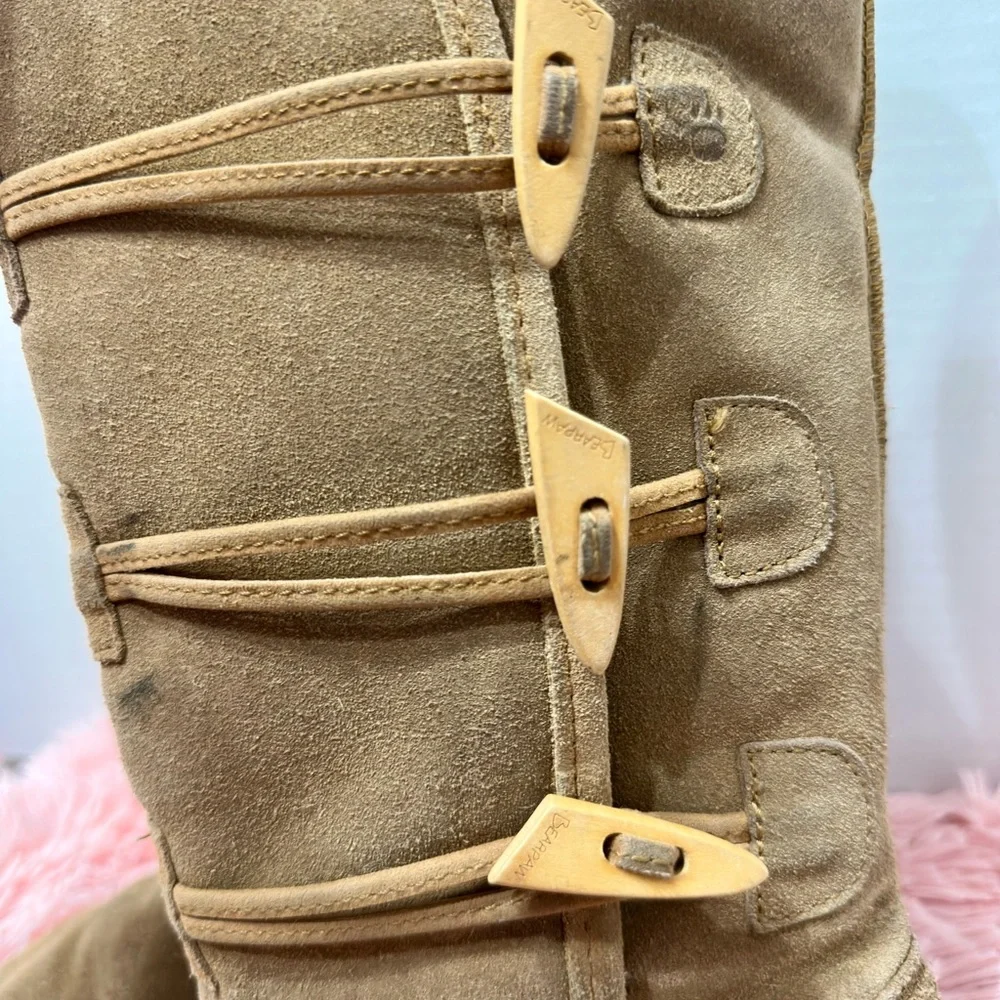 EUC BearPaw Women's Tan Tall Suede Winter‎ Boots Toggle Accents Size 7